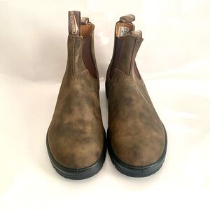 NIB Blundstone 585 Elastic Sided Boots Lined